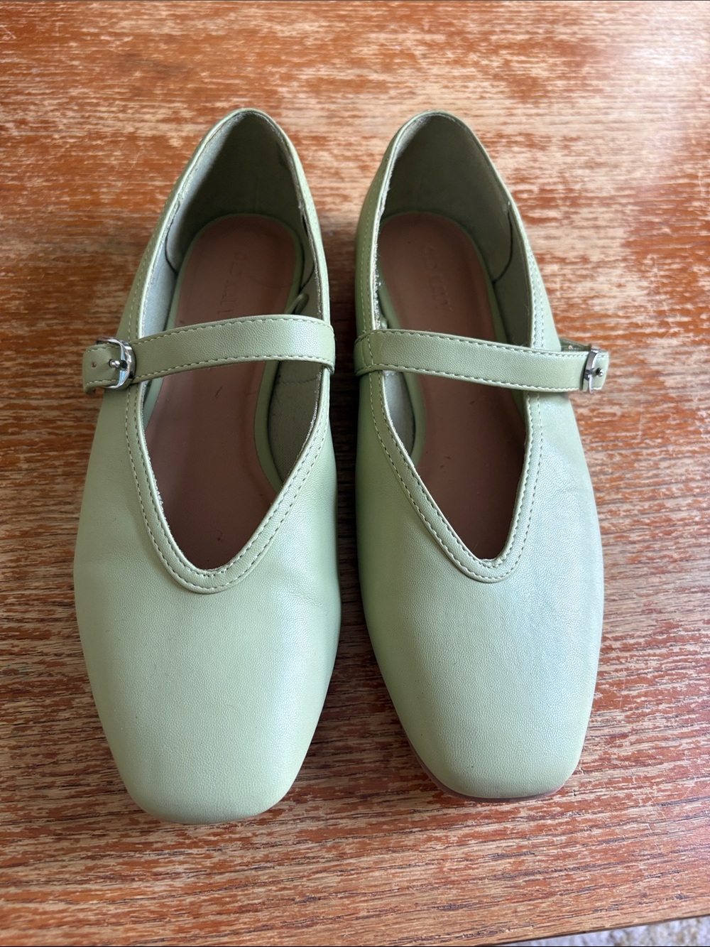 Like New Women’s Size 7 Old Navy Sage Green Mary Jane Flats with Buckle Strap